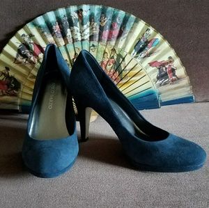 Franco Sarto Suede Pumps