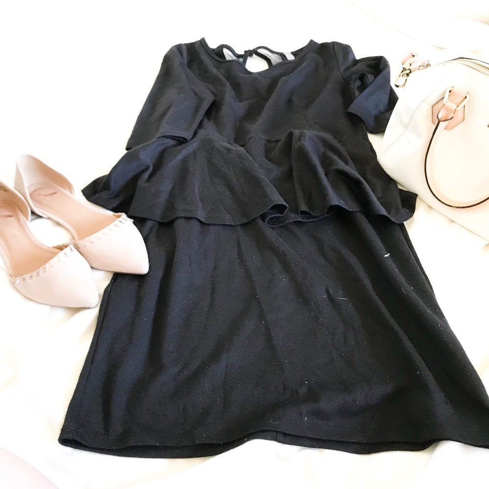 👗Black peplum dress 👗