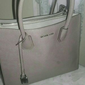 Michael Kors Mercer Tote Medium