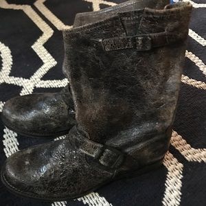 Chocolate brown Frye Veronica short Boot