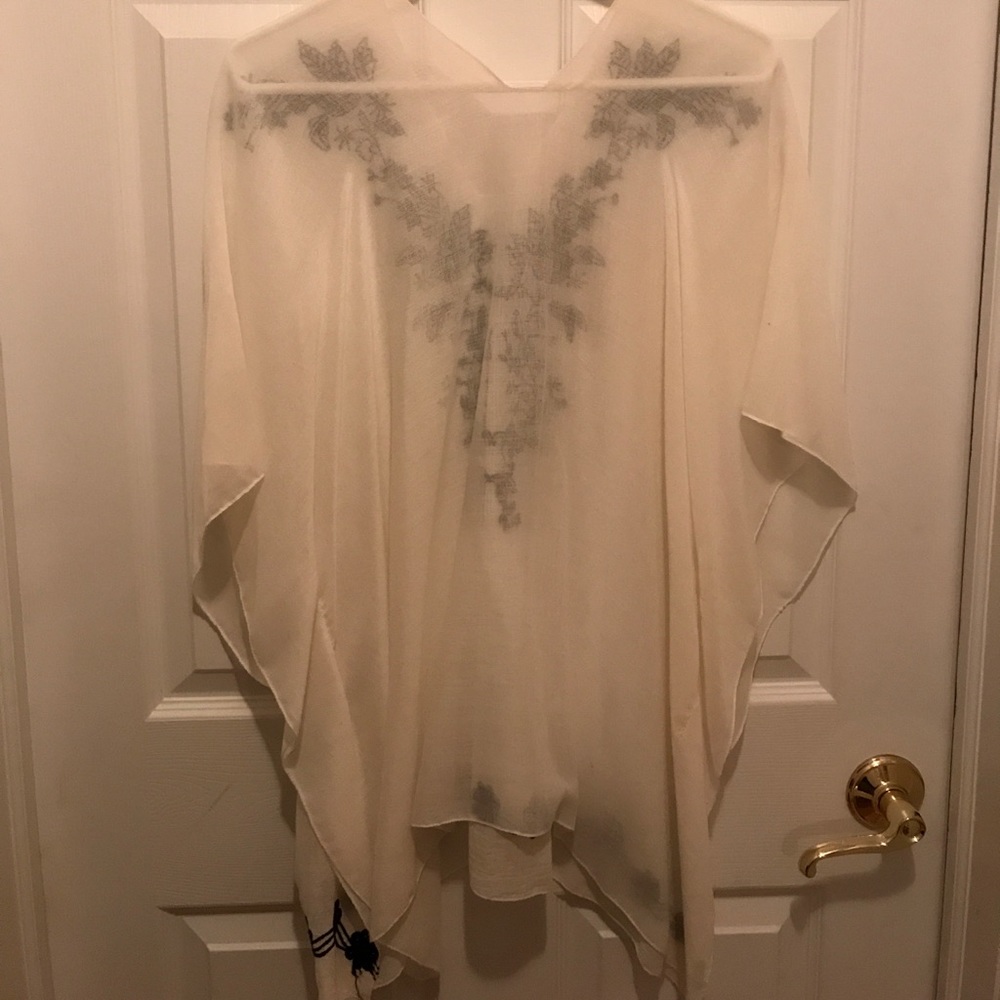 Embroidered Top - Picture 6 of 7