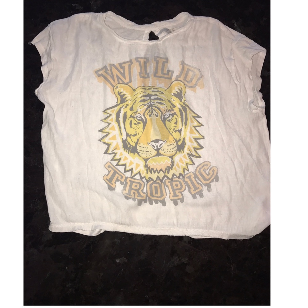 Zara Trafulic Cut Out Back Lion Graphic Tank Crop