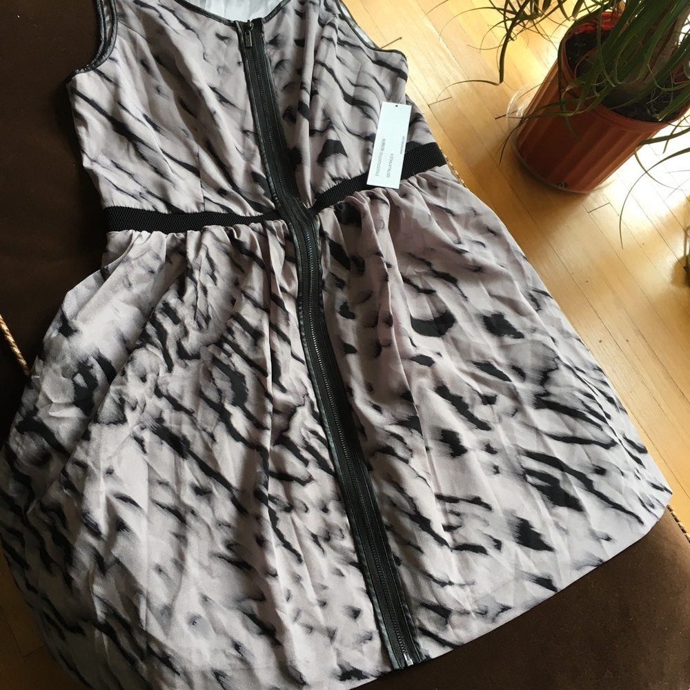 Posh-Is-Fab😱Kensie Cocktail Dress size 8 - Picture 3 of 10