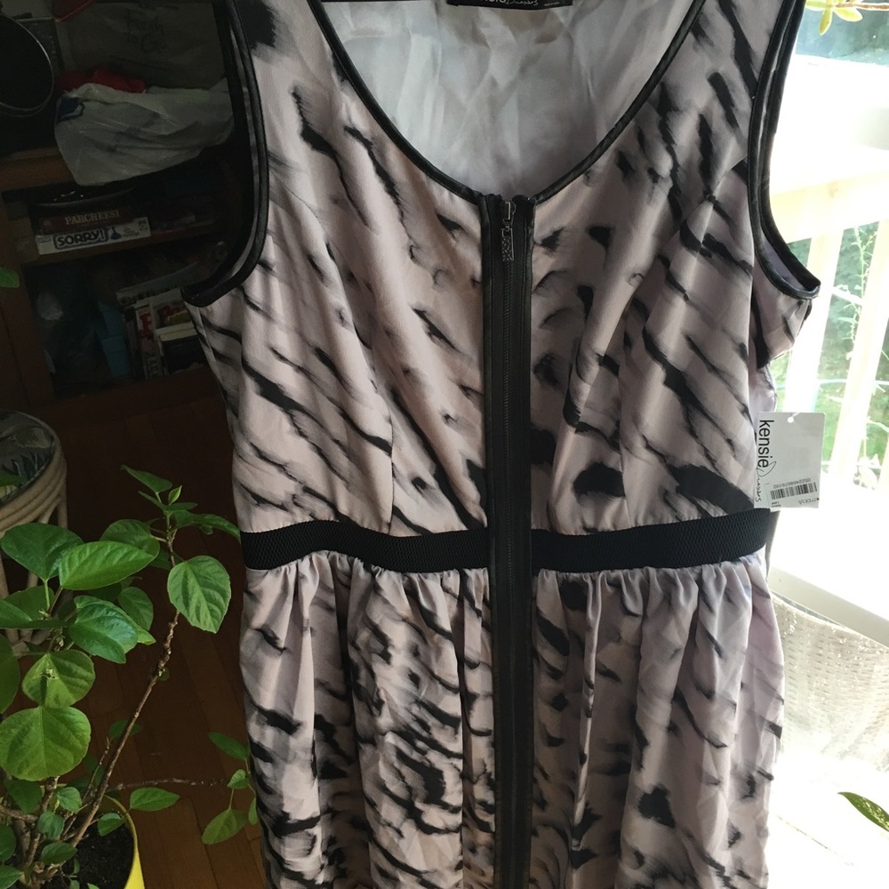 Posh-Is-Fab😱Kensie Cocktail Dress size 8 - Picture 5 of 10