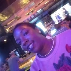 Meet your Posher, Carletta