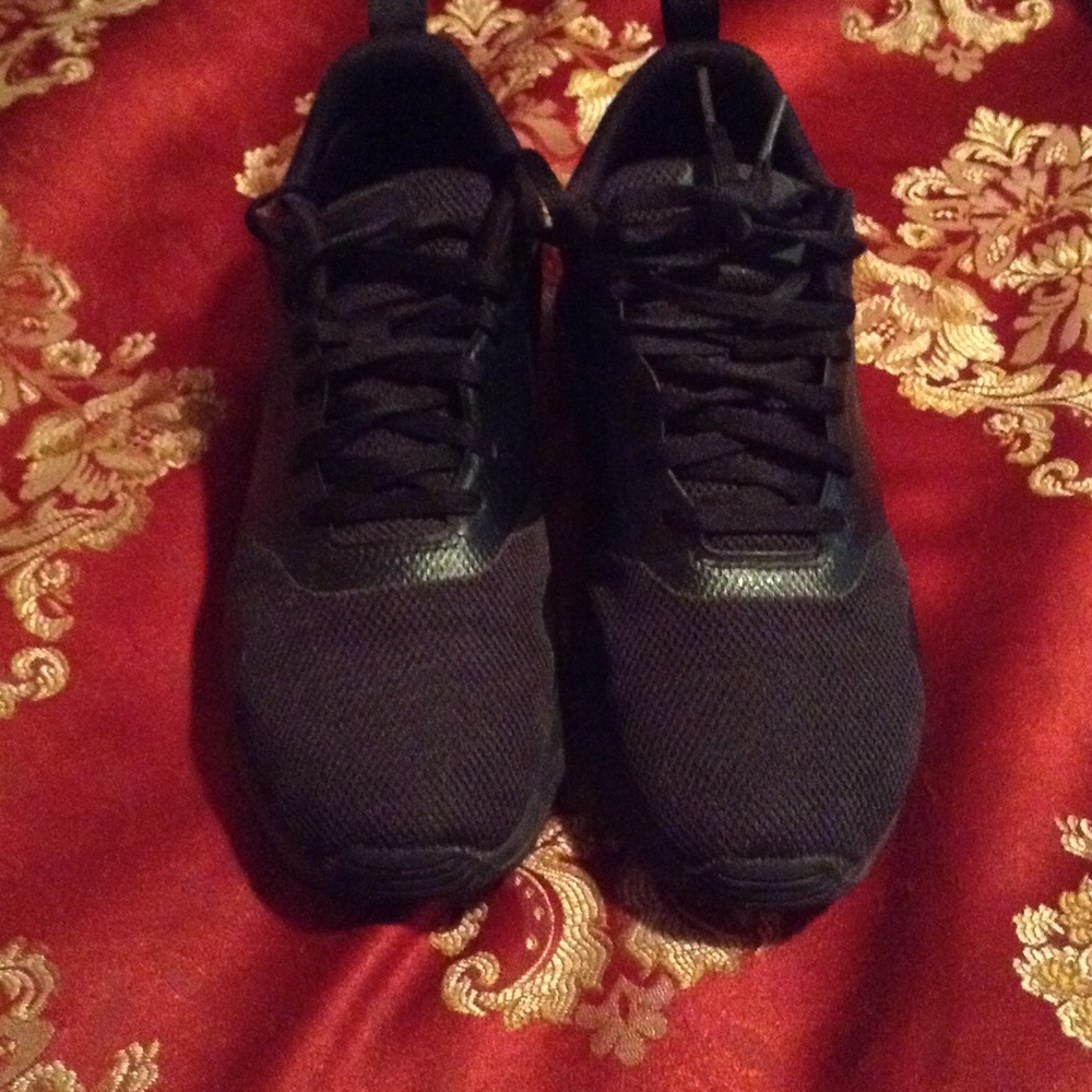 Black Nikes