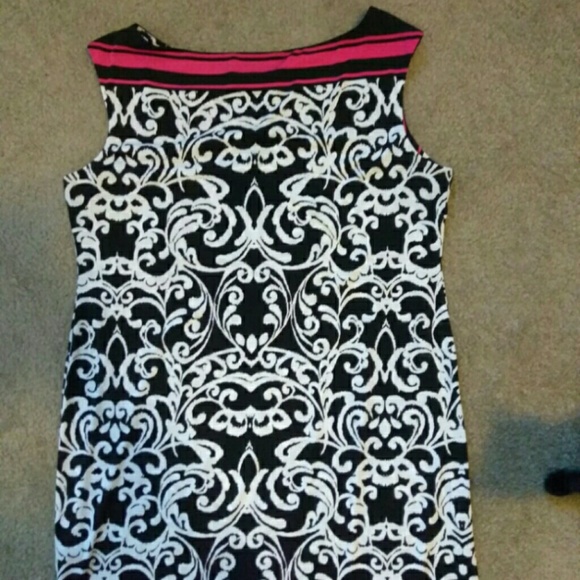 Dress - Picture 2 of 4