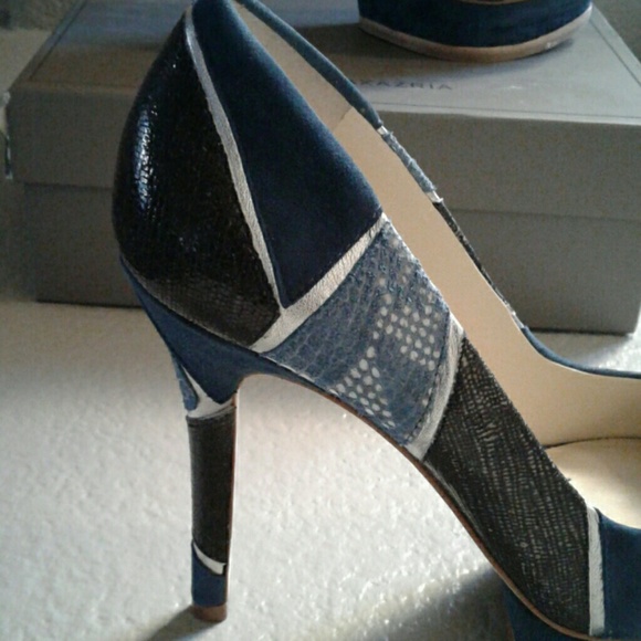 Shoes - Picture 4 of 8