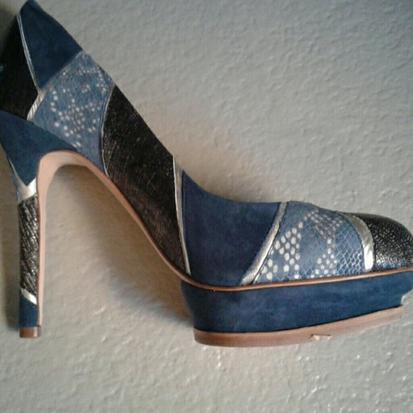 Shoes - Picture 7 of 8