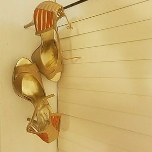 ShoeDazzle, size 10, 4 inch, peek toe heels