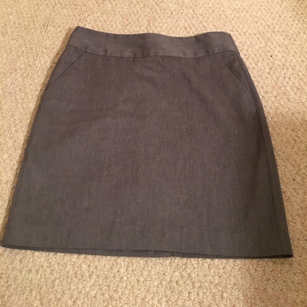 Banana Republic grey skirt