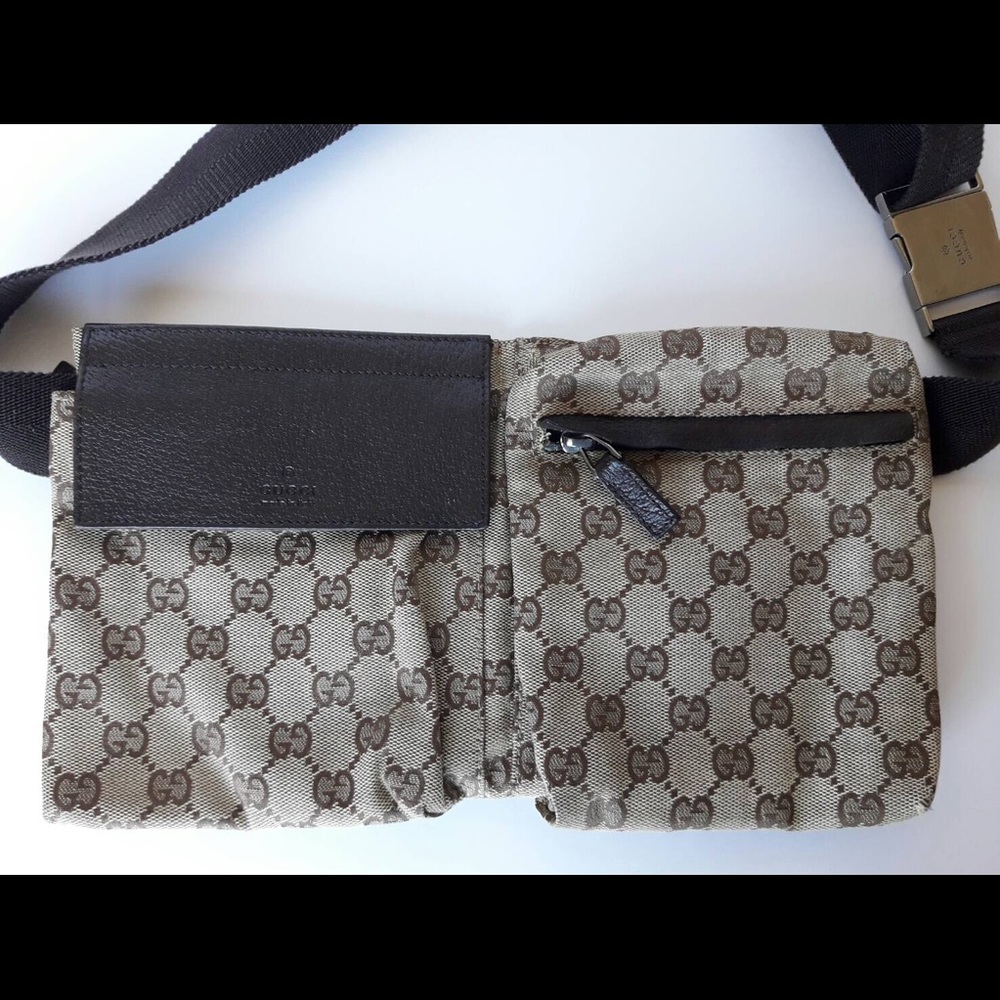 Authentic Gucci Canvas Belt bag. 💕