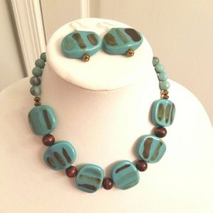 Necklace and earring set