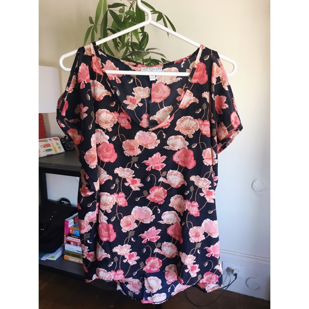 FLORAL Cold Shoulder Top