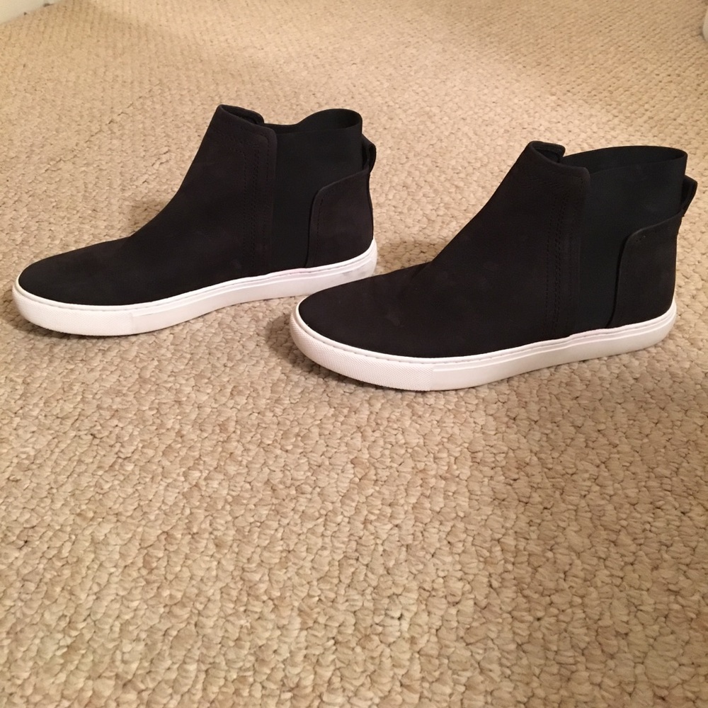 Kenneth Cole slip on sneakers