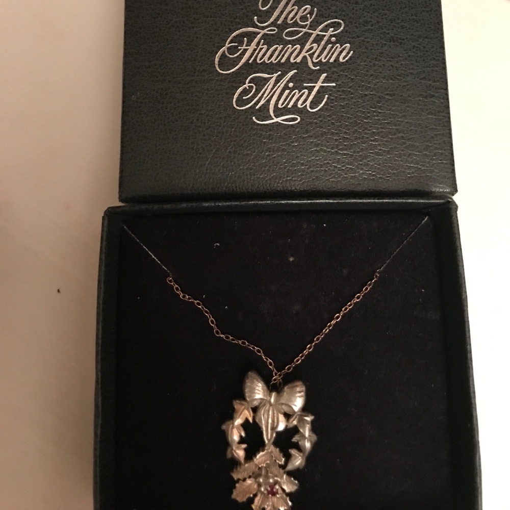 Franklin Mint Sterling Silver Christmas Necklace.