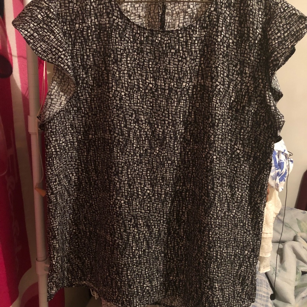 Ladies pretty black and white Metaphor blouse