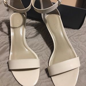 Ann Taylor Sandals nude