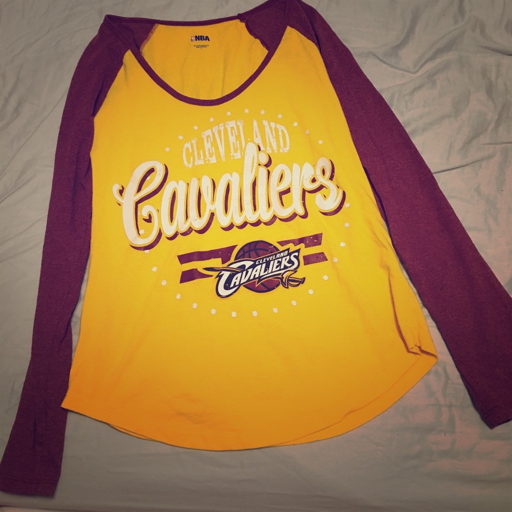 Cleveland Caveliers top