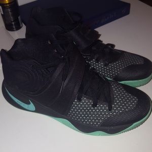 Kyrie 2