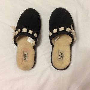 Size 7 black Slipper UGGS with bow
