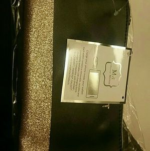 Wallet with charger