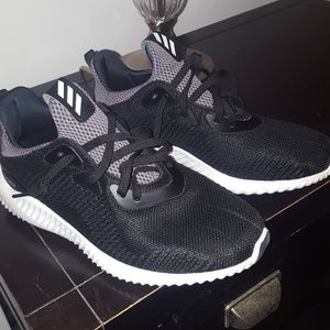 Adidas alphabounce