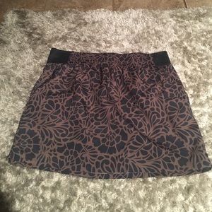 Gap skirt