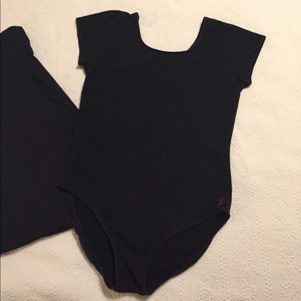 Capezio Girls Black Short Sleeve Leotard - XL