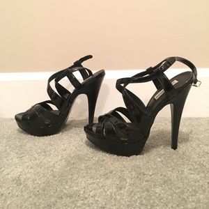 Uptown black synthetic leather Steve Madden heels