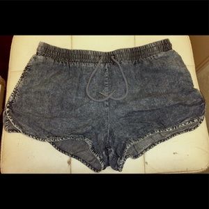 FOREVER 21 shorts (NEVER worn)