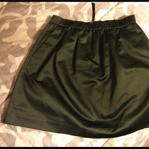 Like new Madewell skirt. Olive green