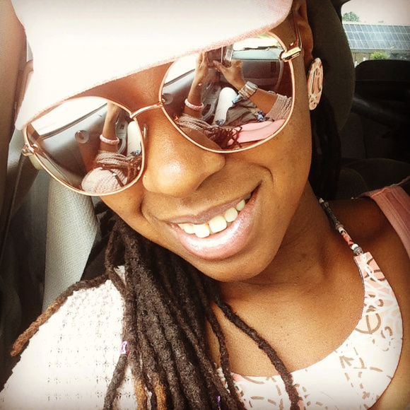 Meet your Posher, ReBelle! - Picture 3 of 3