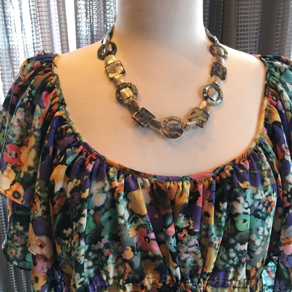 H & M floral tunic blouse with matching necklace
