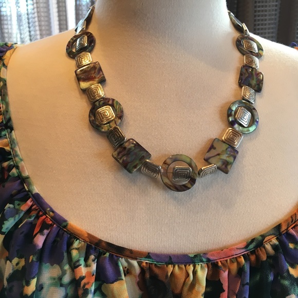 H & M floral tunic blouse with matching necklace - Picture 3 of 7