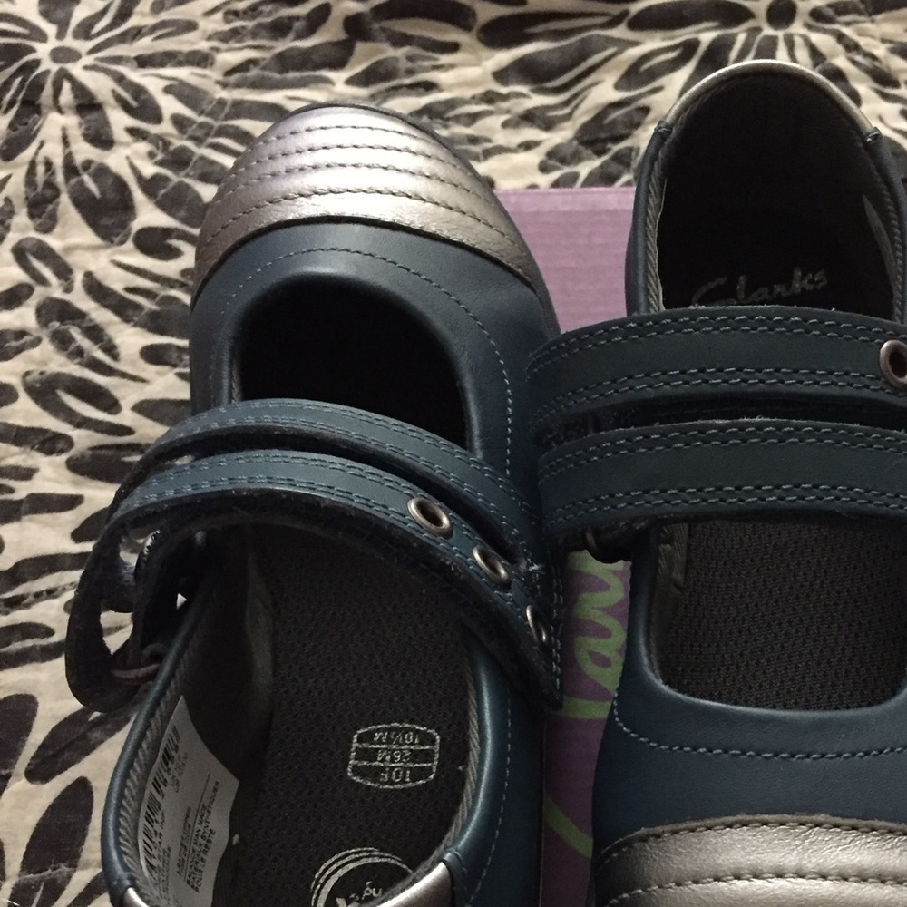Clarks Blue & silver Leather shoes girl 10.5M NEW