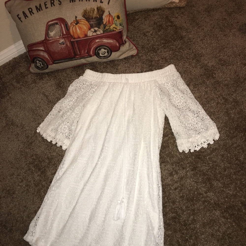 Beautiful White Lace Dress 🎀