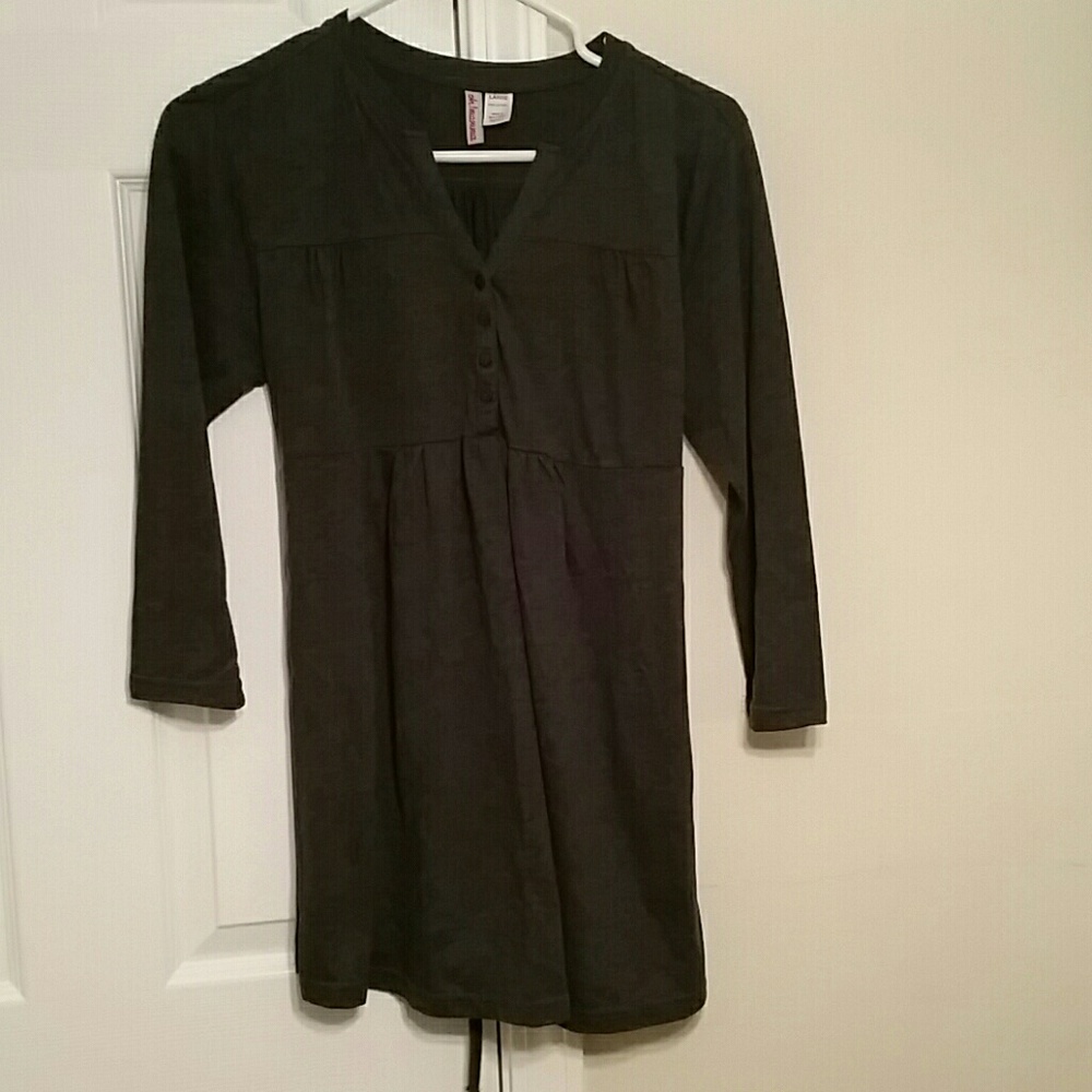 3/4 sleeve gray maternity top