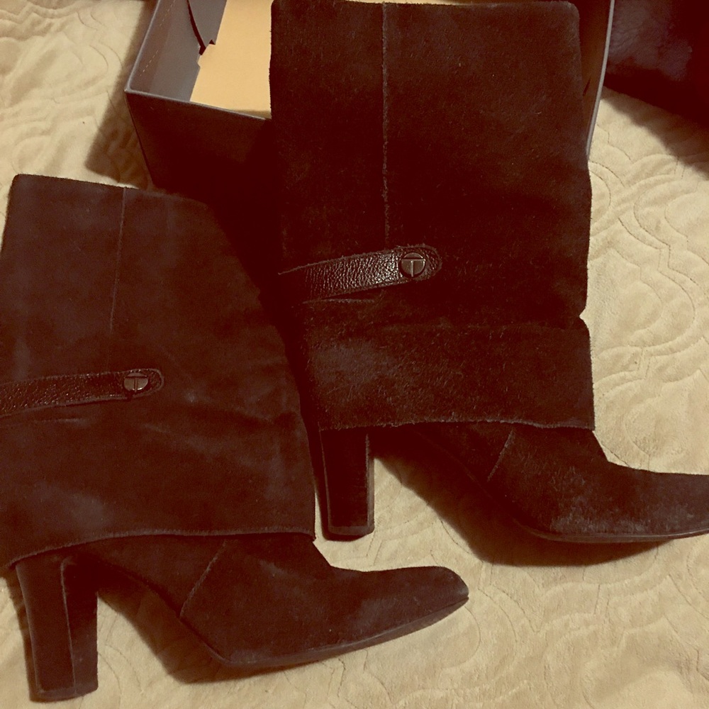 Black boots