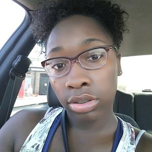 Meet your Posher, Joi