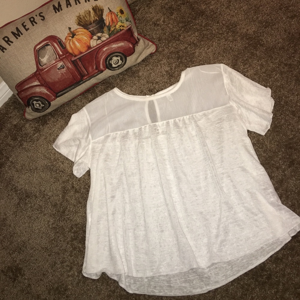 Cute White Tee 🍂