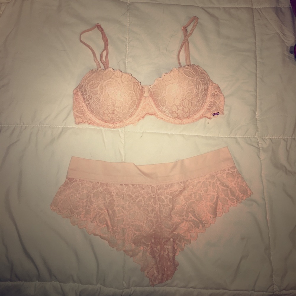 LOW PRICE ‼️ PINK set