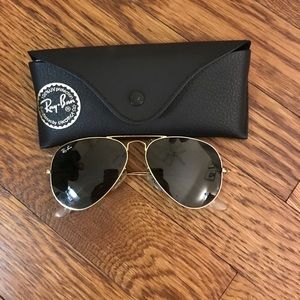 Classic gold rimmed ray bans (55)