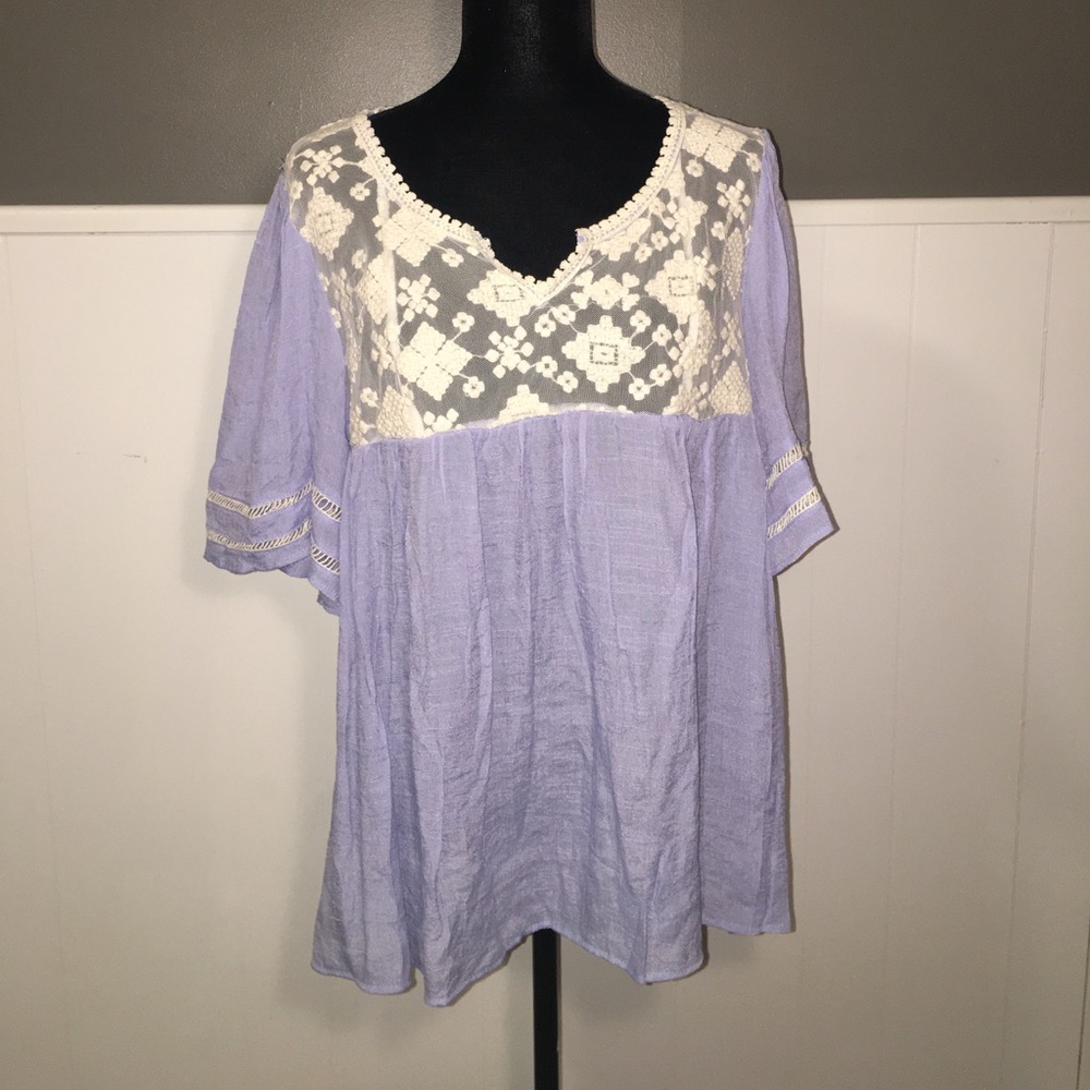 DCB flowy top NWT