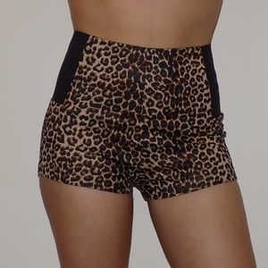 Love J  Animal Print Shorts M