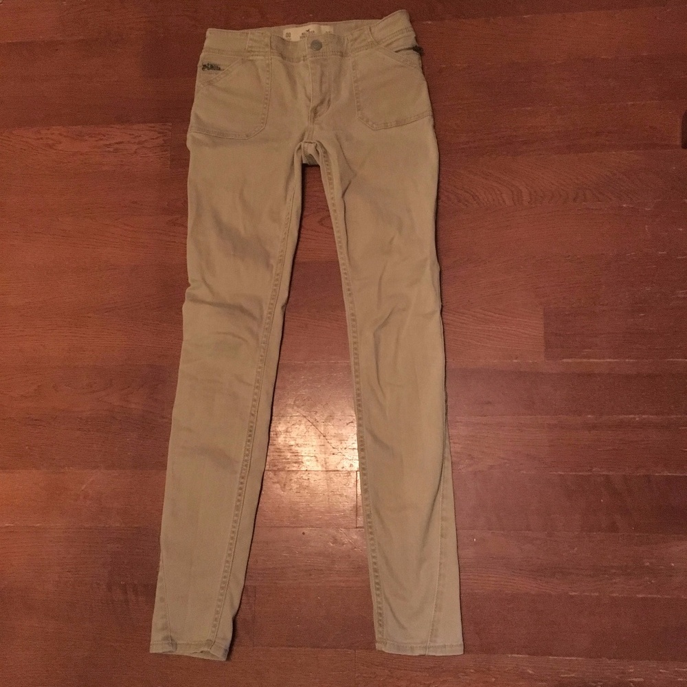 Hollister Super Skinny Khakis (00S)