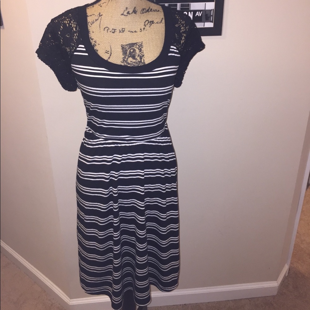 EUC TORRID Black White Striped Lace Detail Dress