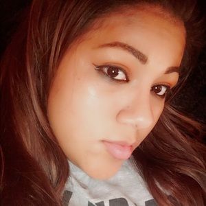 Meet your Posher, Iris