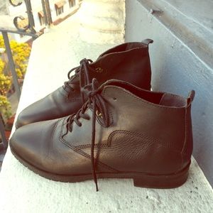 90's Lace-Up Black Leather Ankle Boots