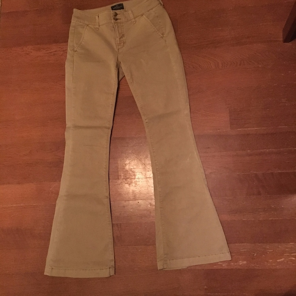 American Eagle Flare Khakis (00S)